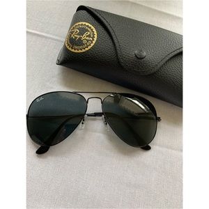 Ray ban aviators in black